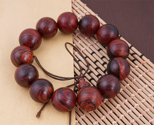 Vòng gỗ sưa đỏ hạt tròn - vòng đeo tay phong thủy mệnh hỏa