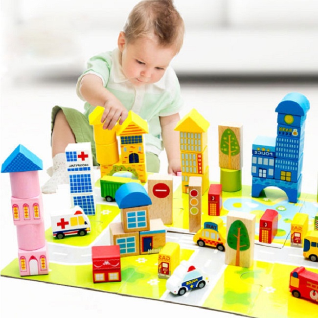 Bộ đồ xếp hình thành phố được làm từ chất liệu gỗ, mang đến sự an toàn cho bé khi chơi