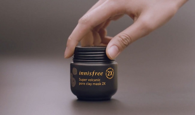 Mặt nạ đất sét loại nào tốt? 9 Innisfree Super Volcanic Pore Clay Mask là sản phẩm của Hàn Quốc
